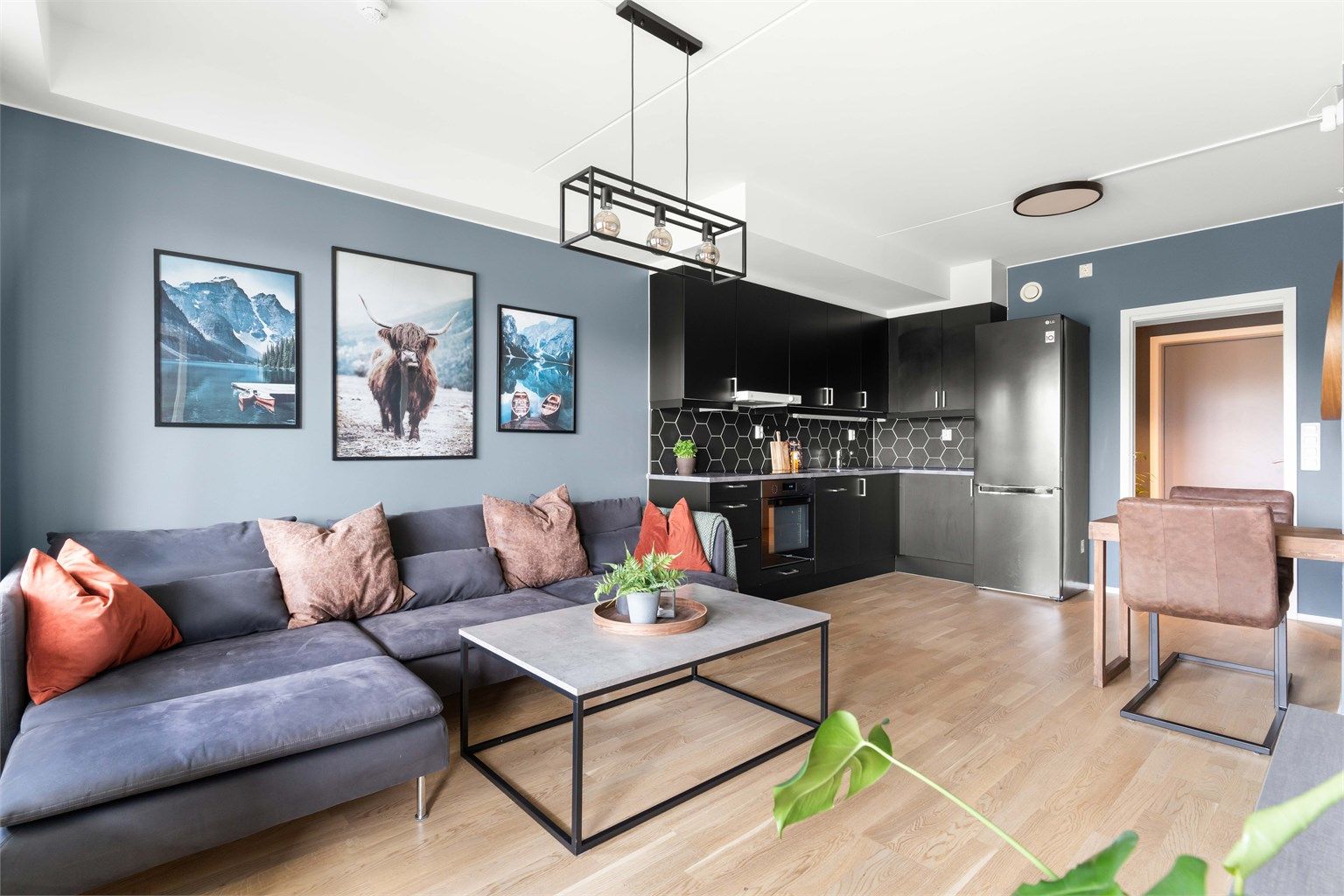 Eiendomsmegler Krogsveen avd. Årnes har gleden av å ønske velkommen til Drognesjordet 6, en moderne leilighet i sentrumsnære omgivelser.