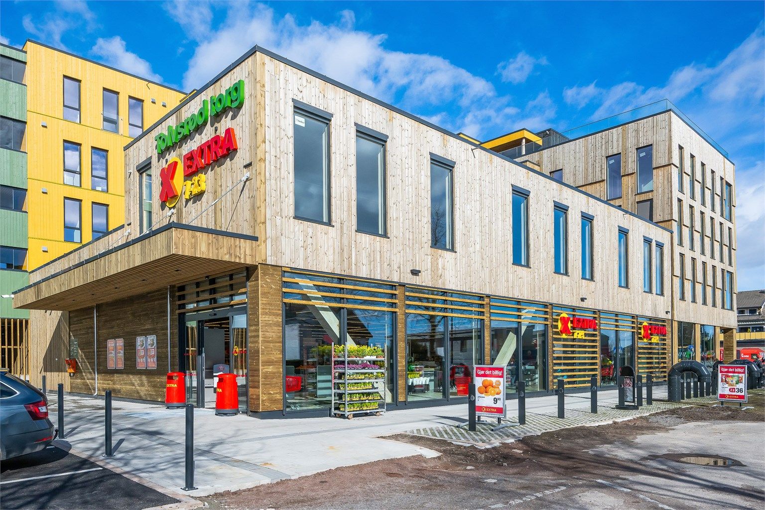 Dagligvarehandelen gjøres enkelt på Coop extra, Kiwi på Gauterød eller Rema 1000 ved Olsrød Park, kun 8 minutter unna.