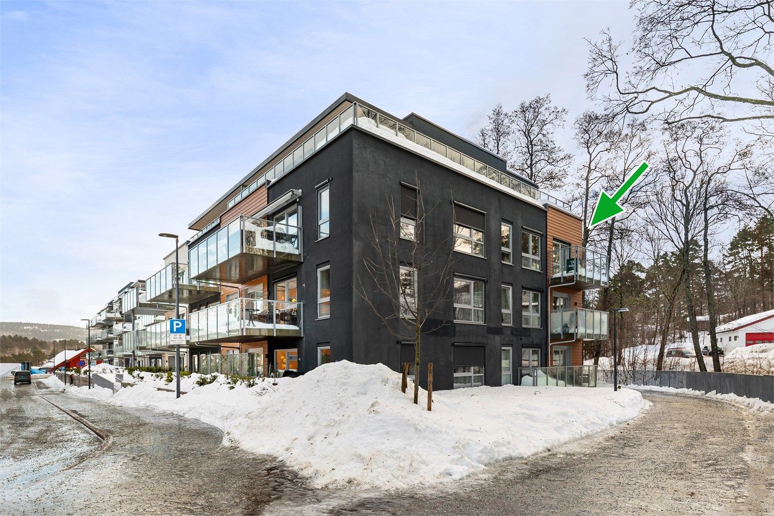 Pen og moderne 3-roms leilighet i Sætre sentrum med heis og garasje