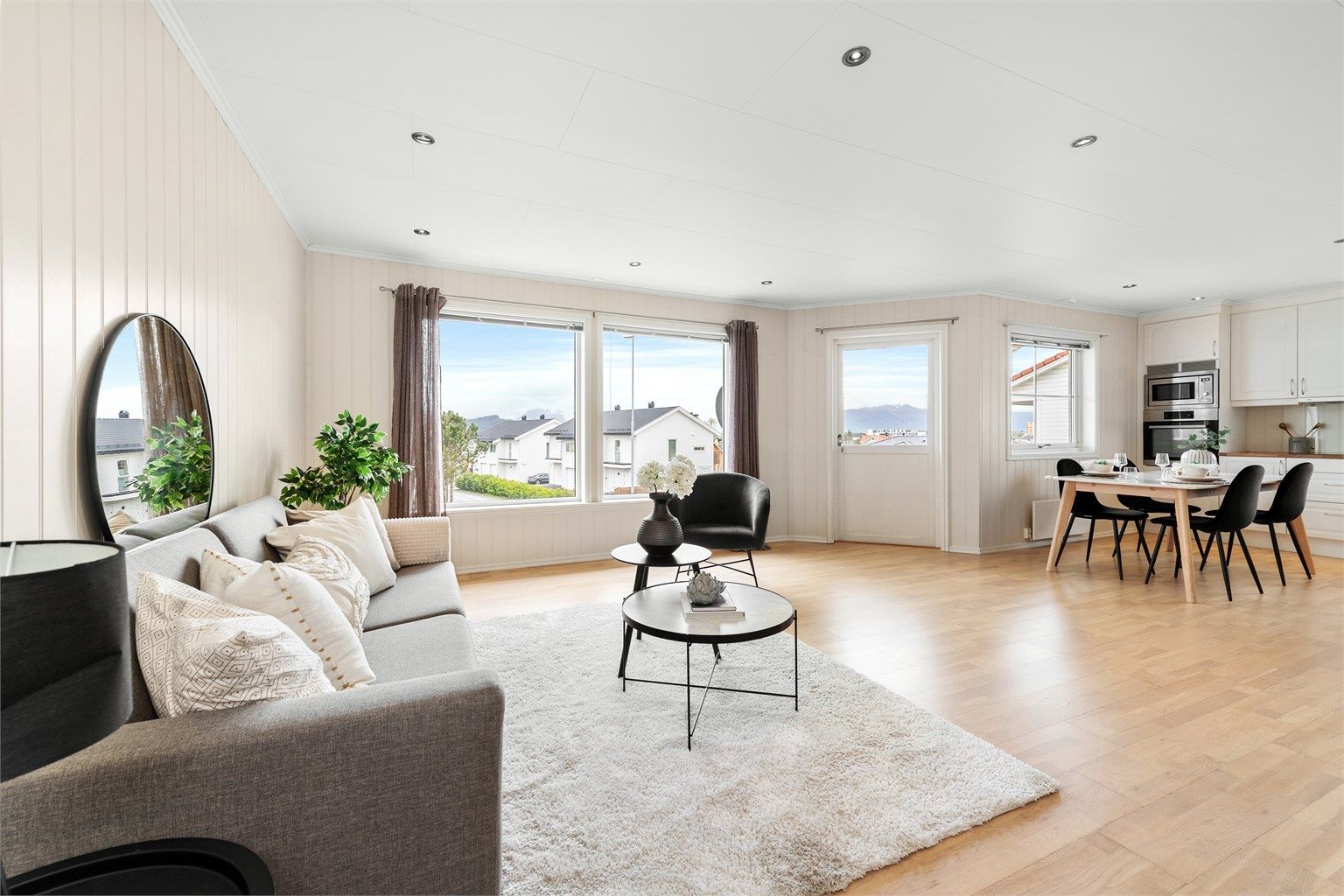 Velkommen til Åkåvegen 7B presentert av Eiendomsmegler/Partner Elisabeth Skjold