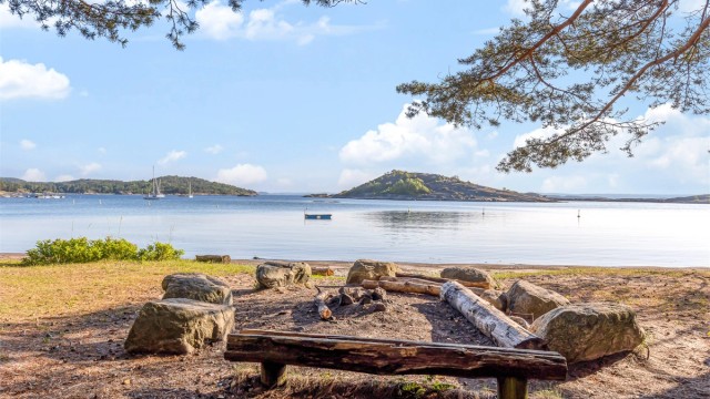 Flotte og barnevennlige forhold, samt et fint sted for telting og brettsurfing