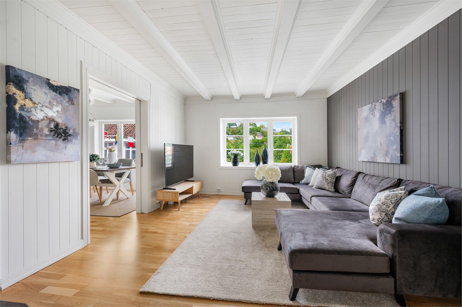 Stue med plass for sofagruppe