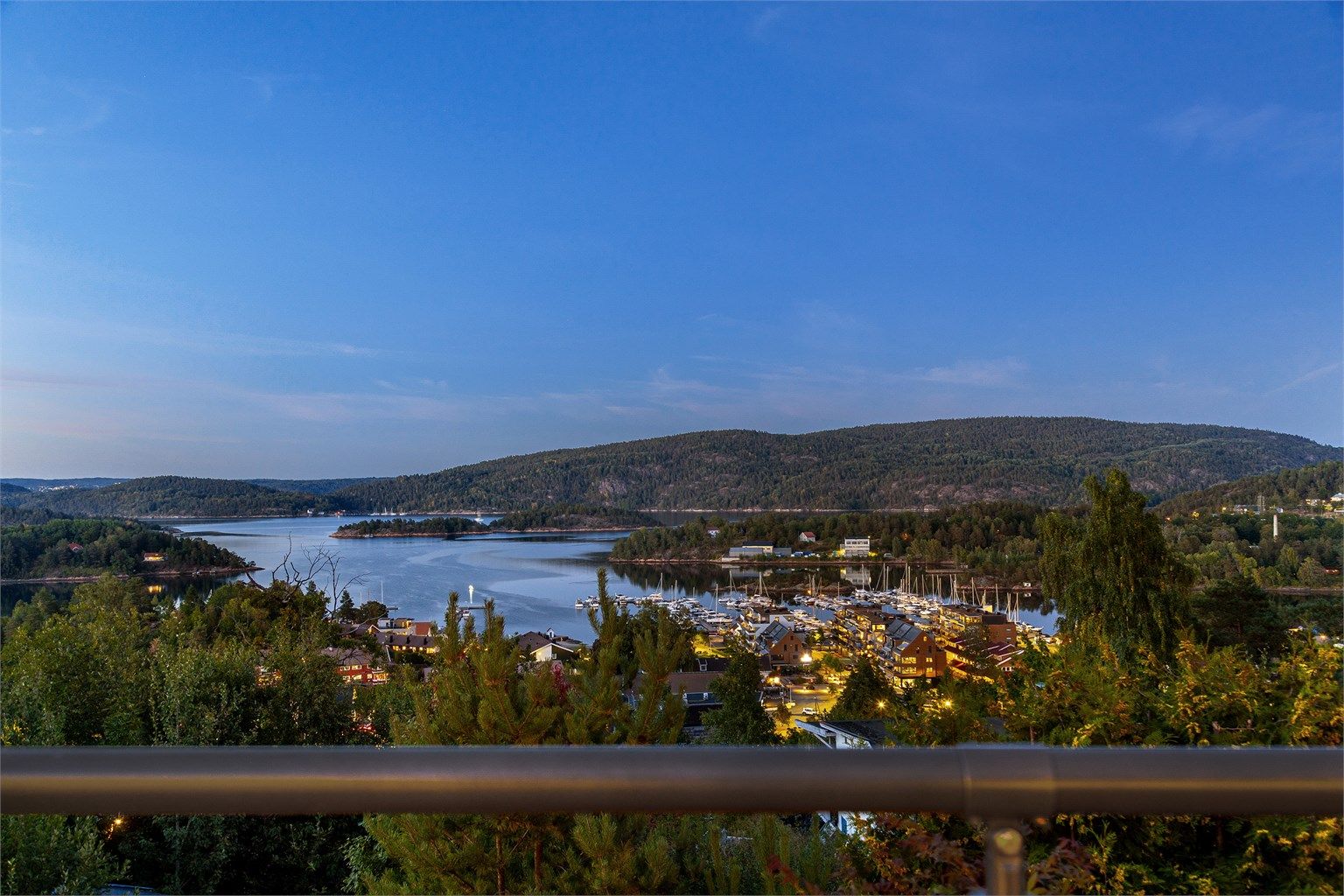 Fantastisk utsikt over Oslofjorden og Sætre sentrum 