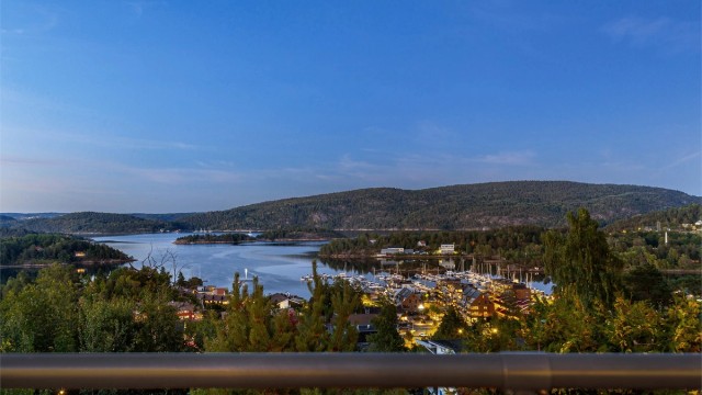 Fantastisk utsikt over Oslofjorden og Sætre sentrum