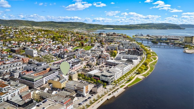 En sentral og attraktiv beliggenhet med kort vei til alt Drammen har å by på.