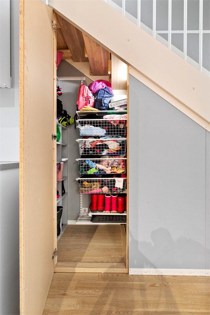 Eier har laget et supert lagringsrom under trappen