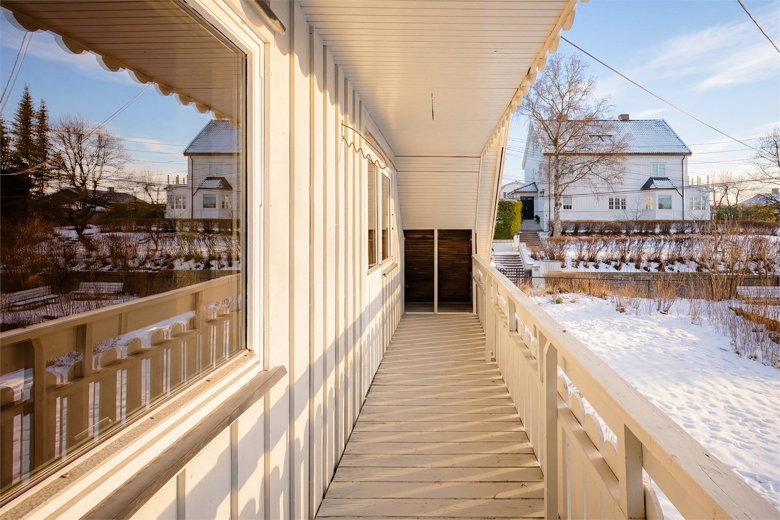 Balkong i 2.etg med utgang fra soverom 3.