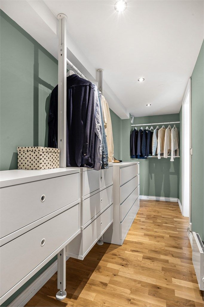 Walk-in garderobe.