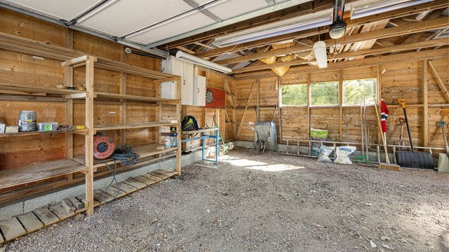 Frittstående, uisolert garasje på 31 m²