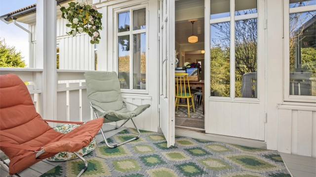 Den vestvendte balkongen på 7 m² ligger i direkte tilknytning til spisestuen.