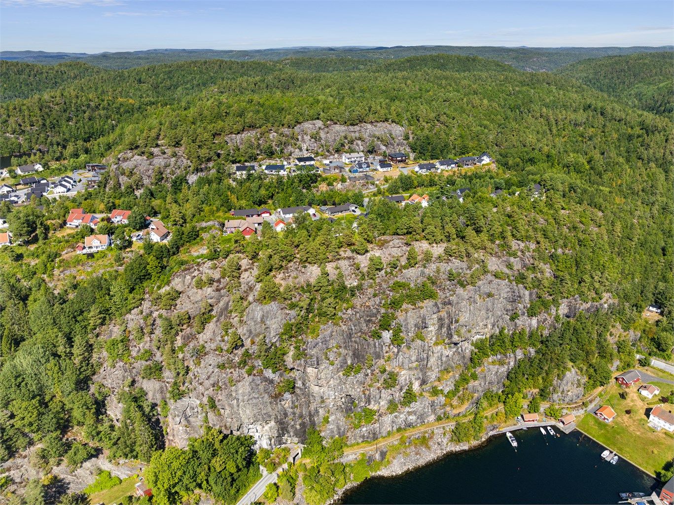 Nærområdet byr på fine turstier. 