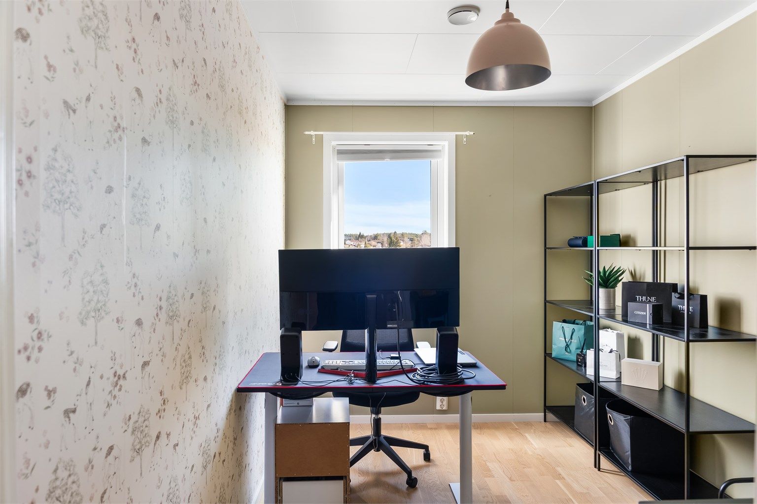 Det tredje soverommet egner seg godt som barnerom, gjesterom eller hjemmekontor.