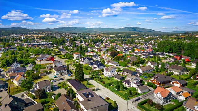 Nærhet til turmulighet langs elvestien ved Drammenselva
