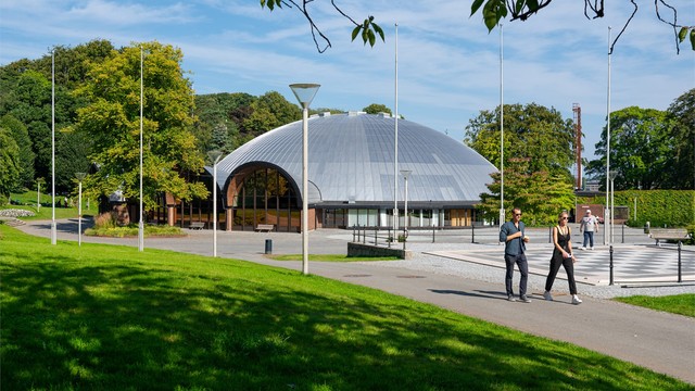 Bjergstedparken er like ved leiligheten.