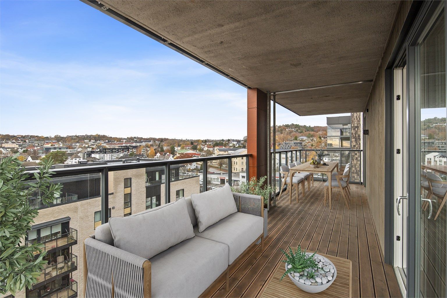 I tillegg har du en romslig balkong mot vest, med adkomst både fra stue og soverom