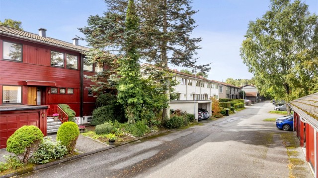 Sølvbunkeveien byr på et fredelig bomiljø med gangavstand til skoler og barnehager.