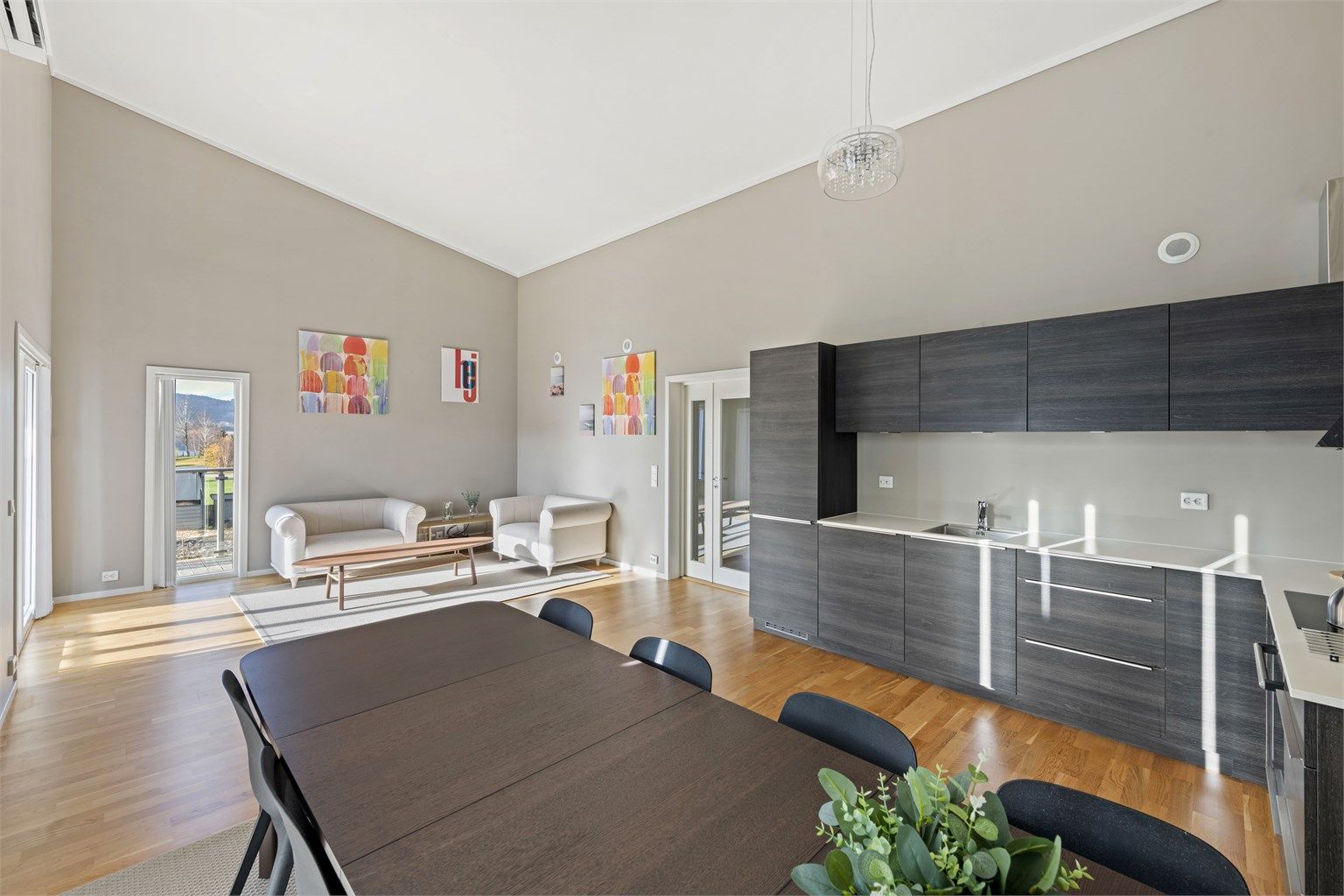 Meget tiltalende og romslig 3-roms leilighet på  Minnesund - Grip sjansen! Foto: Sebra Foto (Sindre Lundvold )