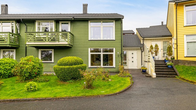 Her er det anledning til å kjøre helt til døren for av- og påstigning ved behov.