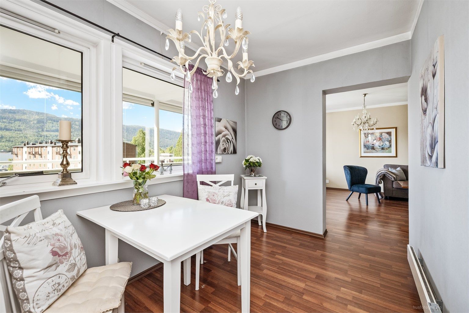 Mulighet for spiseplass ved vindu.