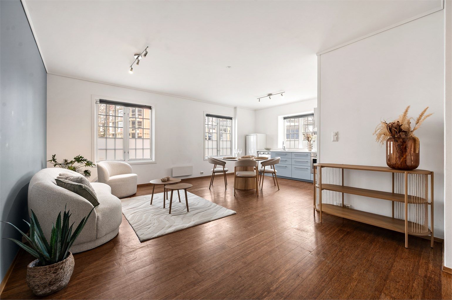 Teaterplassen 6 A- Leiligheten har en arealeffektiv planløsning med stue og åpen kjøkkenløsning