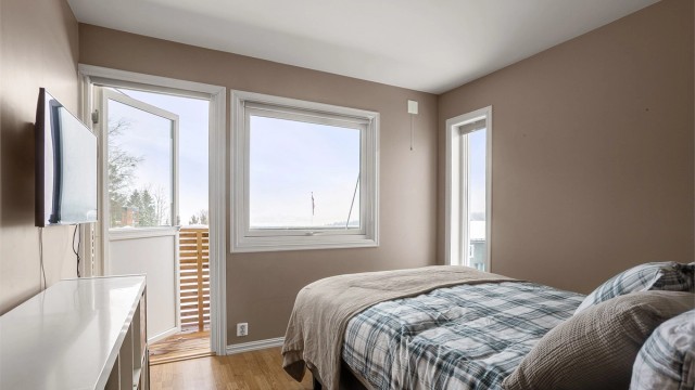 Dagens hovedsoverom med utgang til balkong