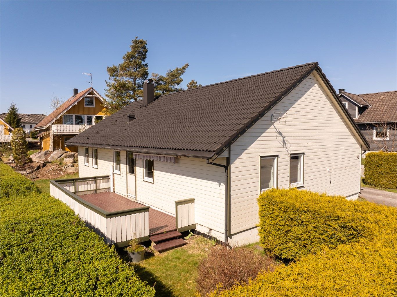 Boligen er av typen Block 48 med alt på én flate - oppført av Block Watne i 1986. Den har i dag et generelt behov for modernisering og oppgradering. Fotograf; Kristoffer Kristiansen.