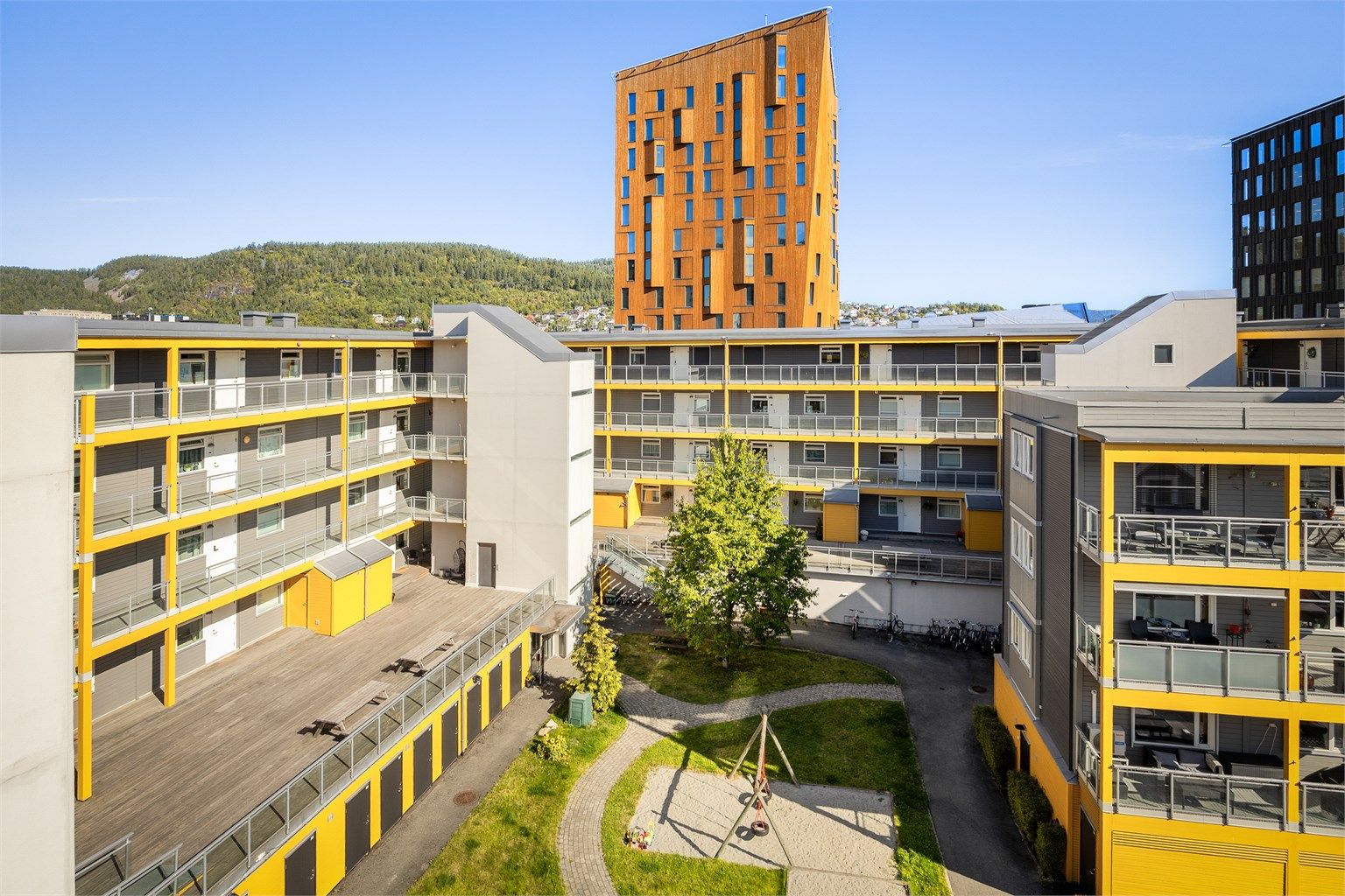 Leiligheten har en fin og sentral beliggenhet.
