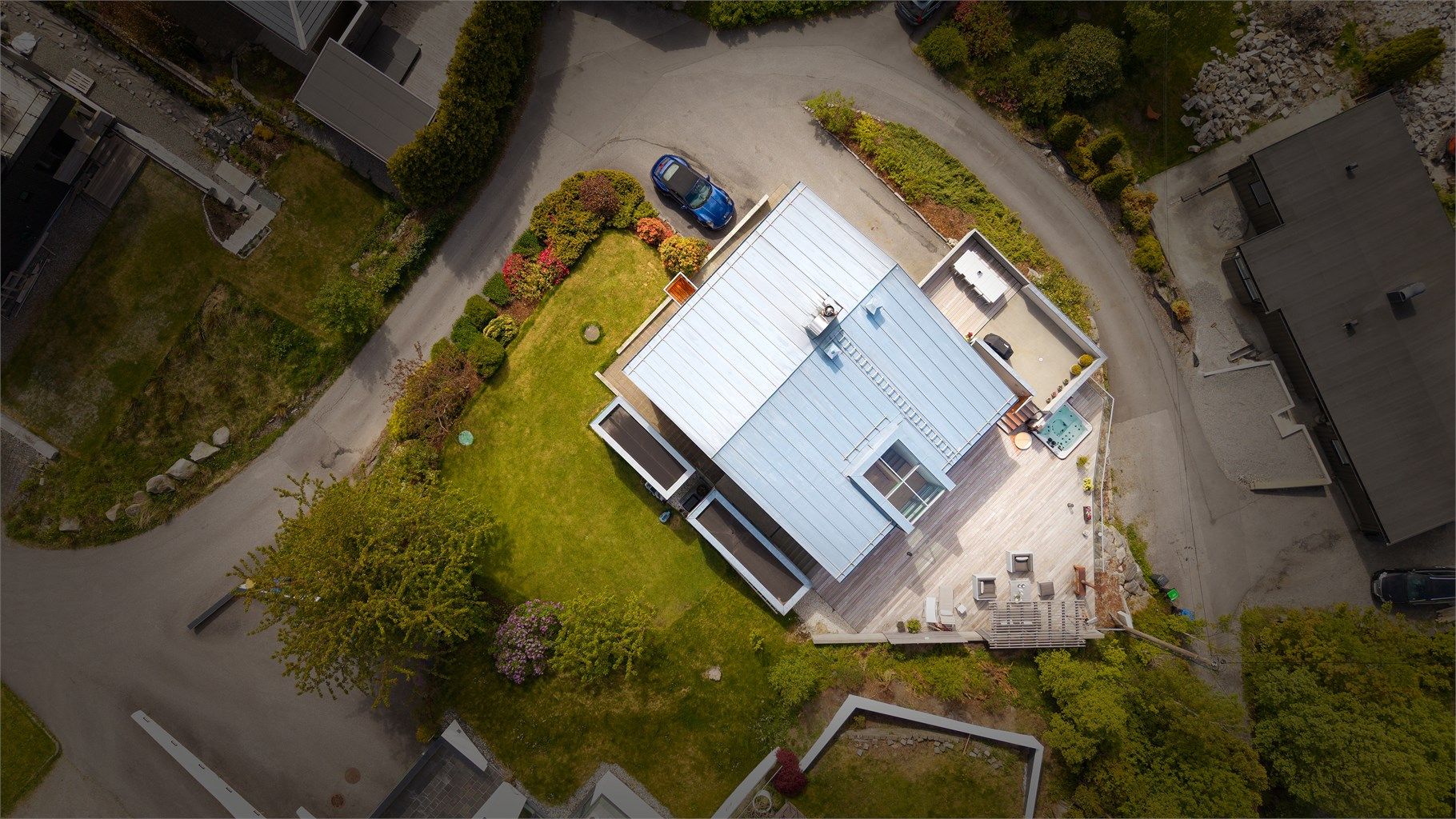 Dronebilde av eiendommen tatt fra fugleperspektiv