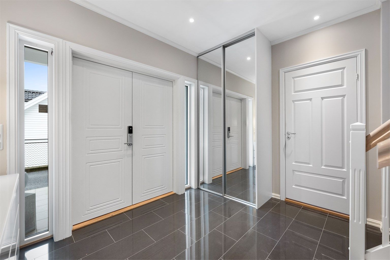 God plass til garderobeløsninger som skap og kommode