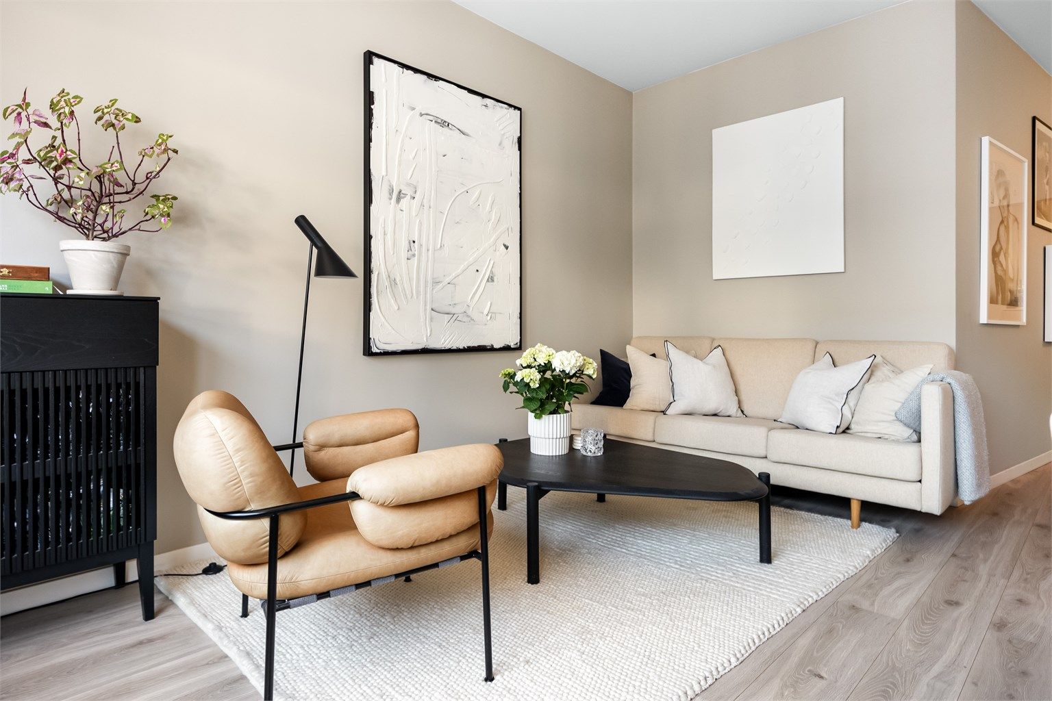 Leiligheten ligger i et av Oslos mest etterspurte boligområder - her bor du med umiddelbar nærhet til alt av det byen har å tilby.