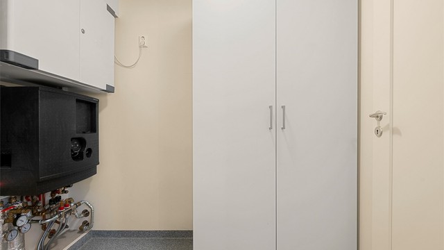 Praktisk innvendig bod med gode lagringsmuligheter.