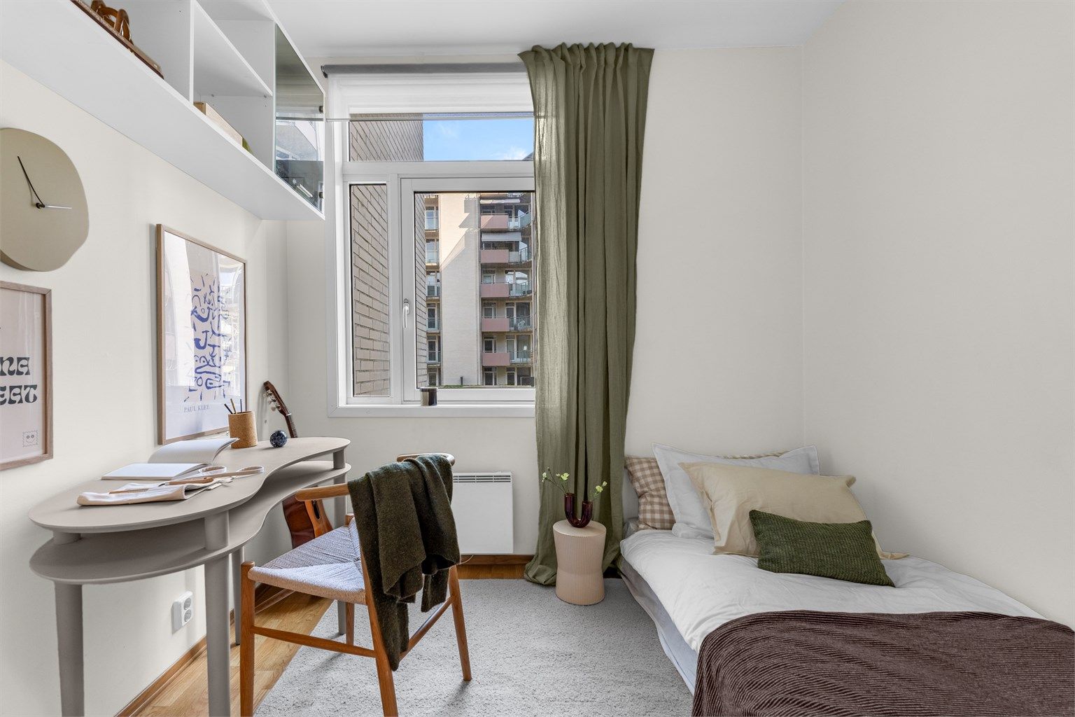 Dette soverommet egner seg ypperlig som gjesterom, barnerom eller kontor, alt etter ditt behov.