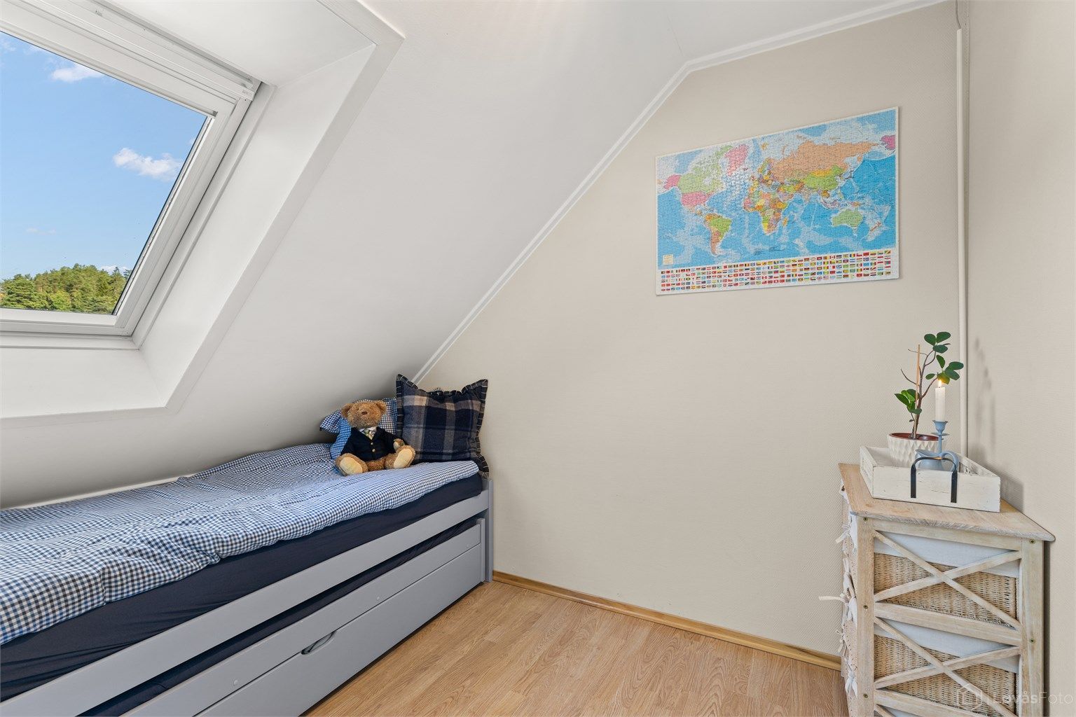 Et koselig rom som passer utmerket som barnerom.