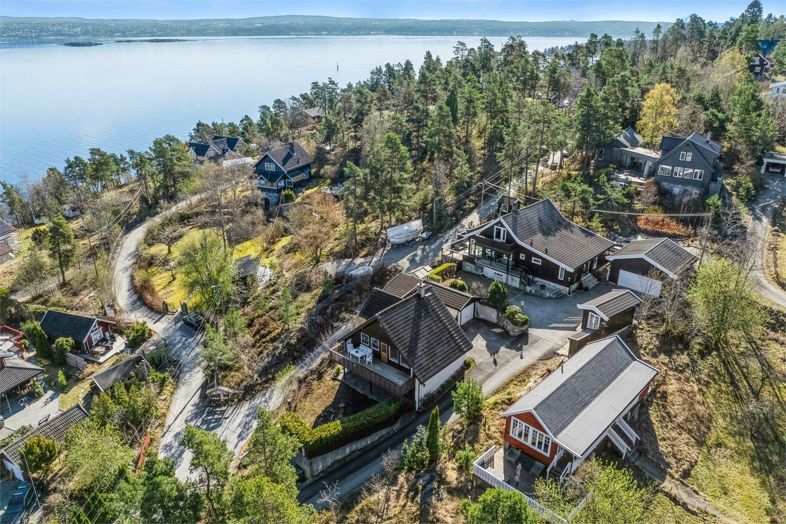 Velkommen til Edvards vei 15! Presentert av Anniken Øderud v/Krogsveen Nesodden