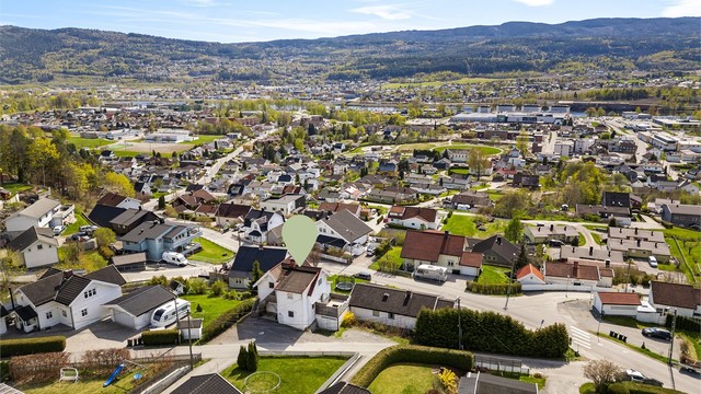 Krokstadelva er et barnevennlig område med flere barnefamilier.