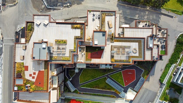 Felles takterrasse med heis fra nr. 11