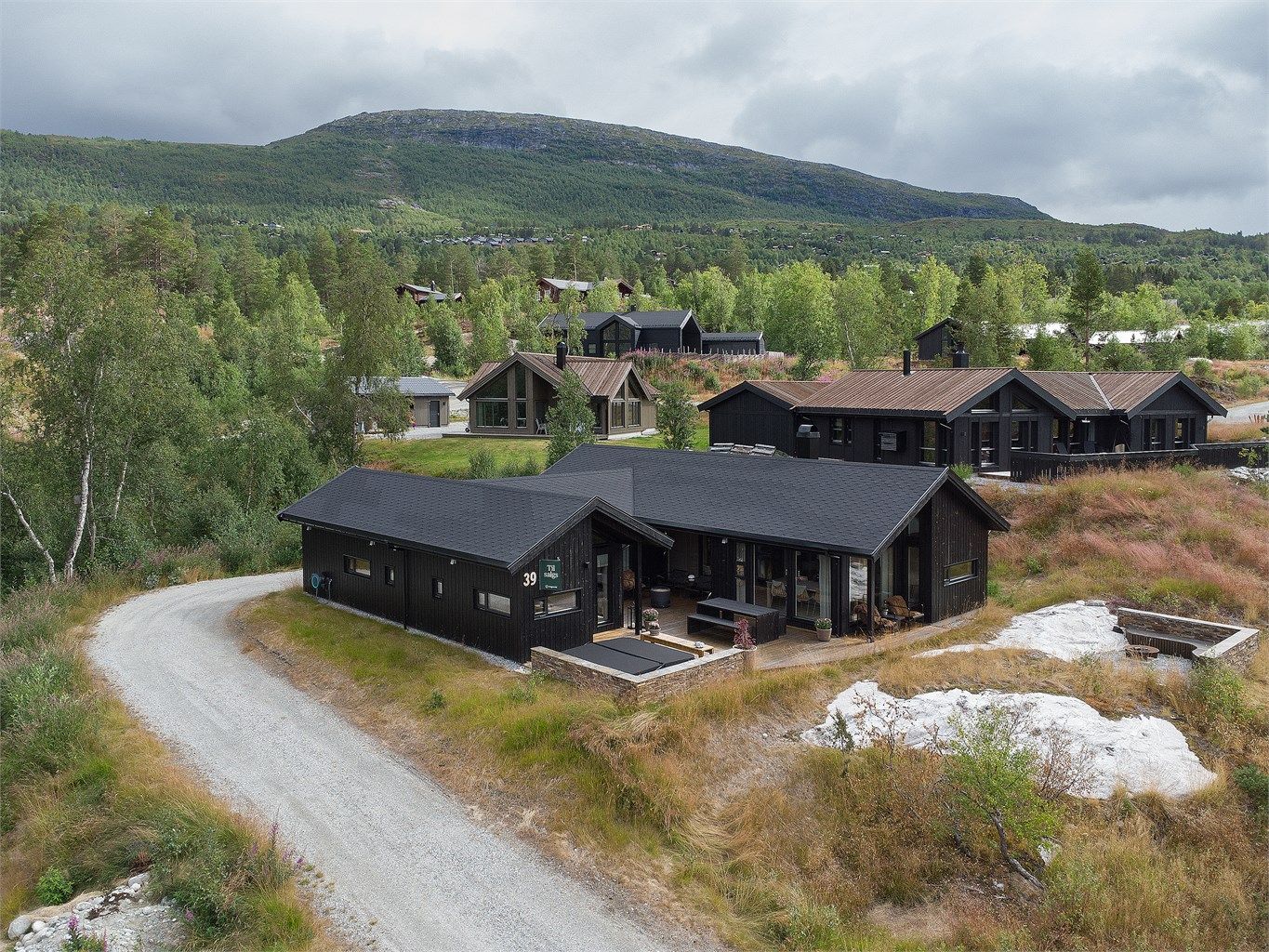 Oversikt over eiendommen og den usjenerte beliggenheten.