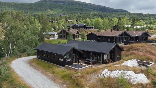 Oversikt over eiendommen og den usjenerte beliggenheten.