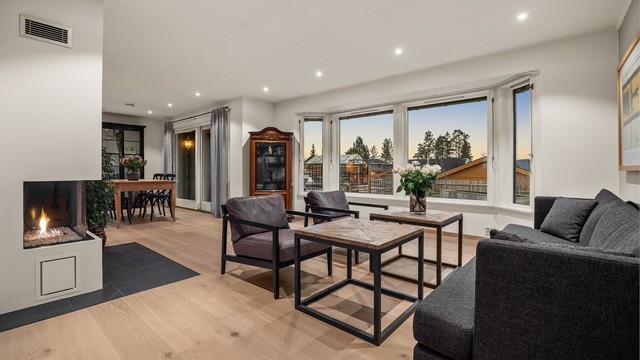 Gasspeisen i stuen skaper en lun atmosfære og fungerer som en effektiv, supplerende varmekilde.