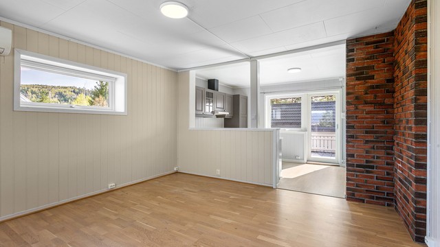 Utleiedel i 2. etasje: Delvis åpent mellom stue og kjøkken