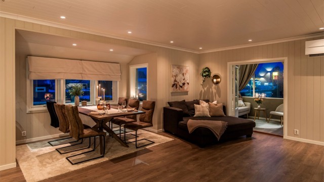 Boligen er påkostet og oppgradert de siste årene. Siden 2021 er det bl.a. montert nytt kjøkken, flere vinduer er byttet, det elektriske anlegget er oppgradert, etterisolering er utført og ny kledning montert.