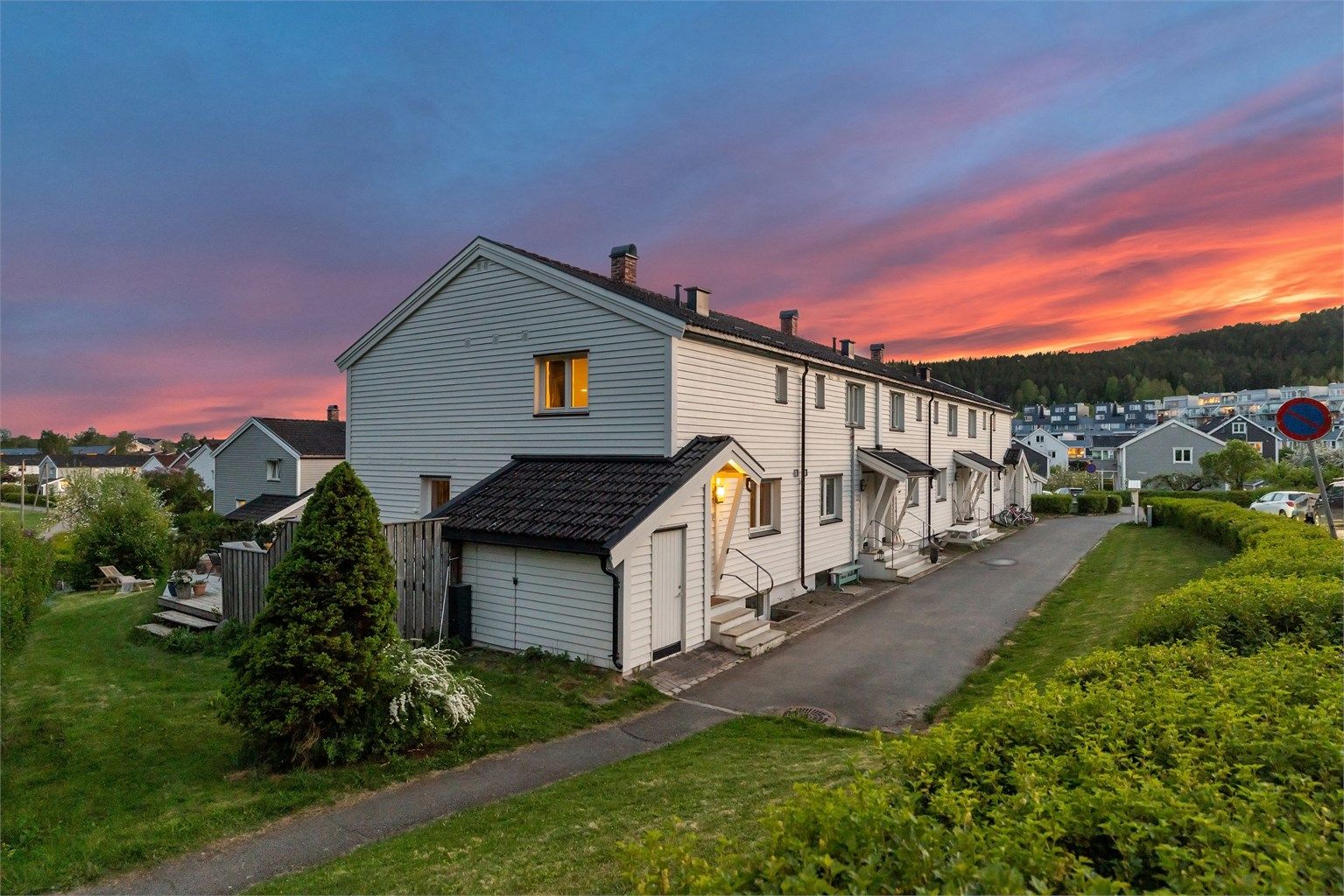 Sletta borettslag er Tonsenhagens svar på Bakkebygrenda.
