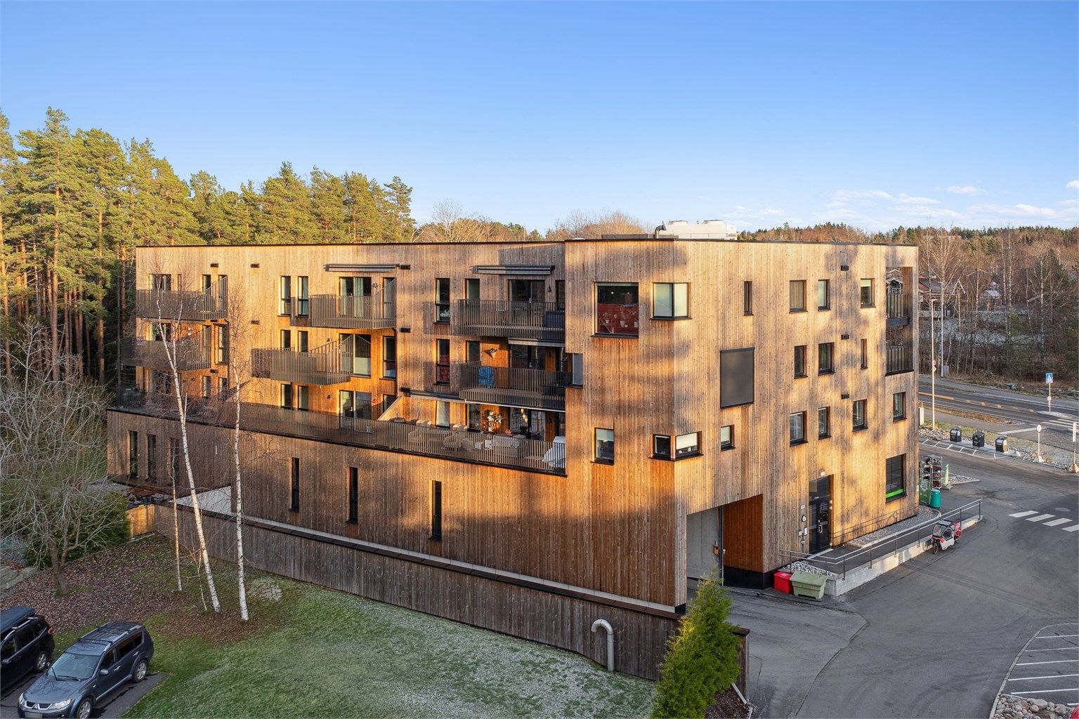 Leiligheten ligger i byggets 2 etasje, skognært og sentralt. Nå er det lenge siden det var en leilighet til salgs i dette populære bygget!