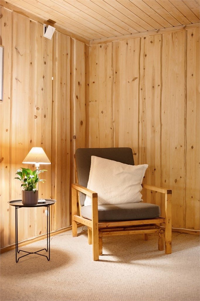 En hyggelig krok for avslapning eller lesing i kjellerstuen.