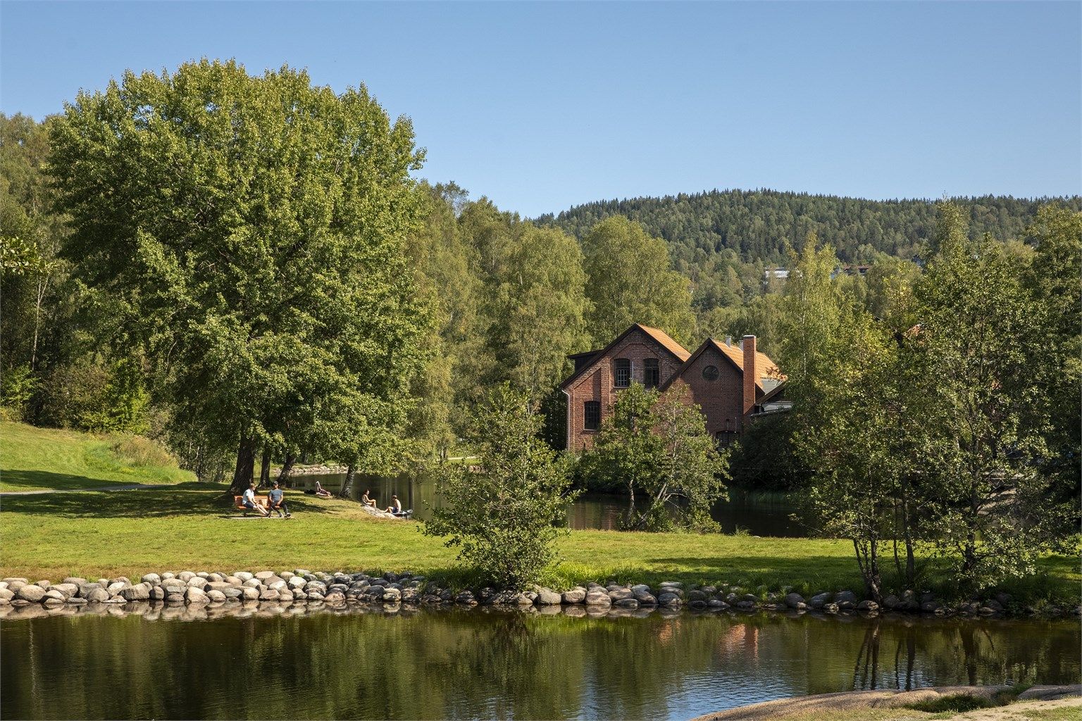 Brekkedammen er en av Oslos fineste badeplasser