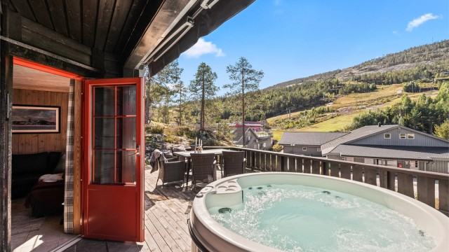 Krogsveen v/Vindum har gleden av å presentere Vesletjønnvegen 26!