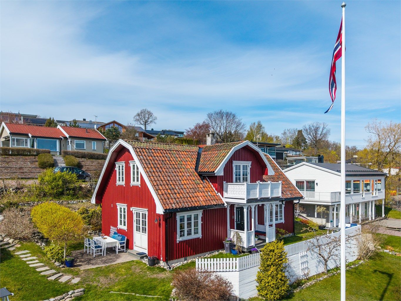 Velkommen til denne sjarmerende eiendommen i Åsgårdstrand!
Foto: Fotofinish AS v/Kristian Bollæren.