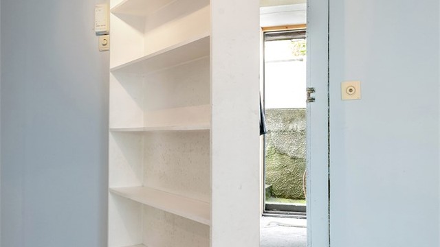 Underetasje, bod med adkomst fra underetasje og fra utsiden