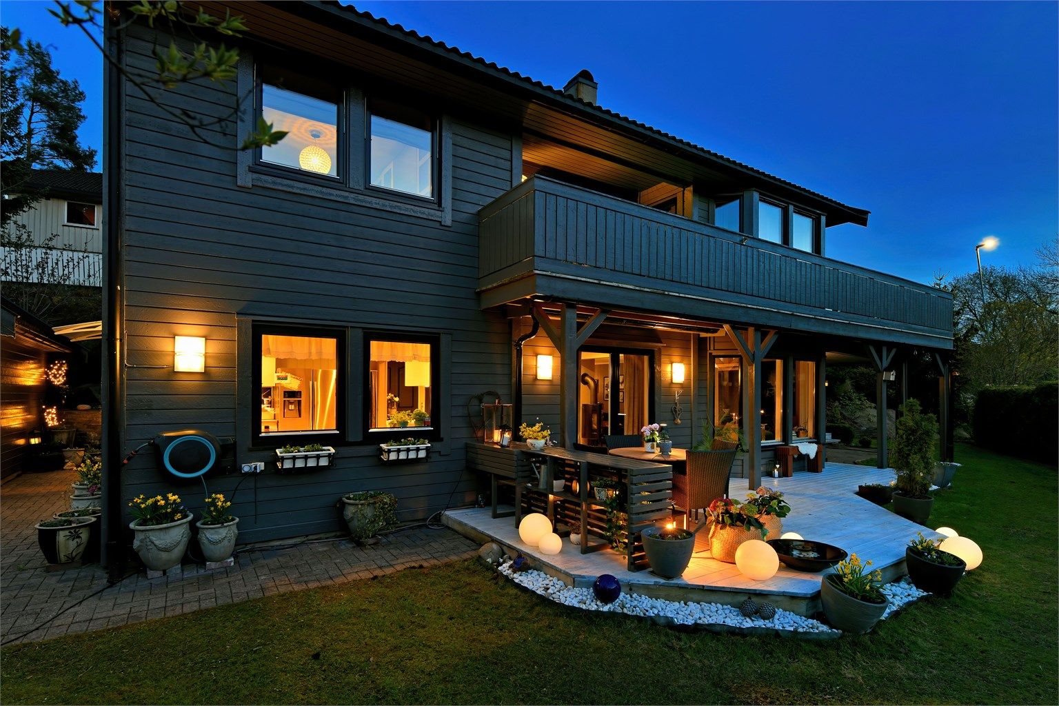 Sebastian Håbesland v/Krogsveen presenterer denne enebolig beliggende supersentralt på Oppegård