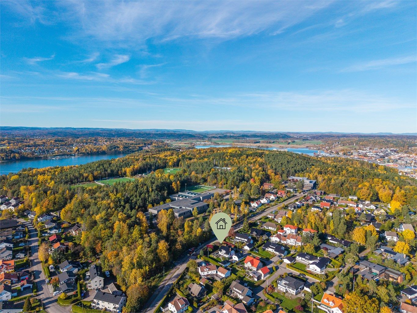 Flott beliggenhet på nordre Nøtterøy med nærhet til både fjord og skog.